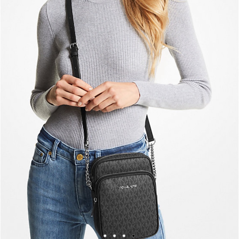 Michael Kors jet set travel bag